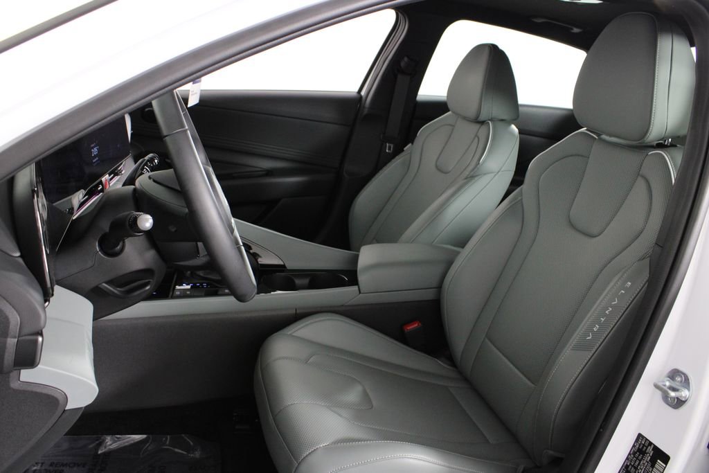 Certified 2025 Hyundai Elantra Limited image 20