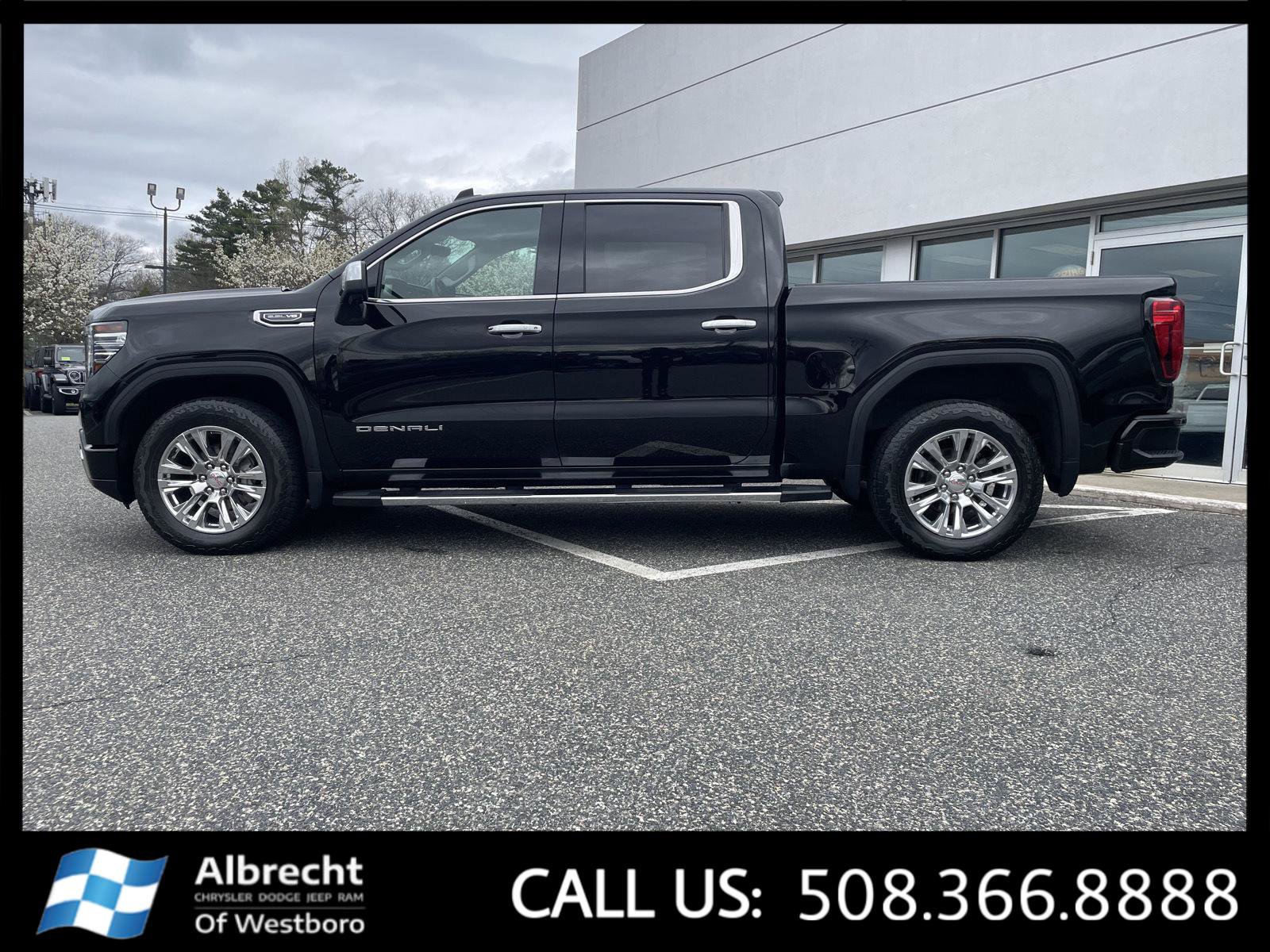 Used 2023 GMC Sierra 1500 Denali w/ Technology Package image 2