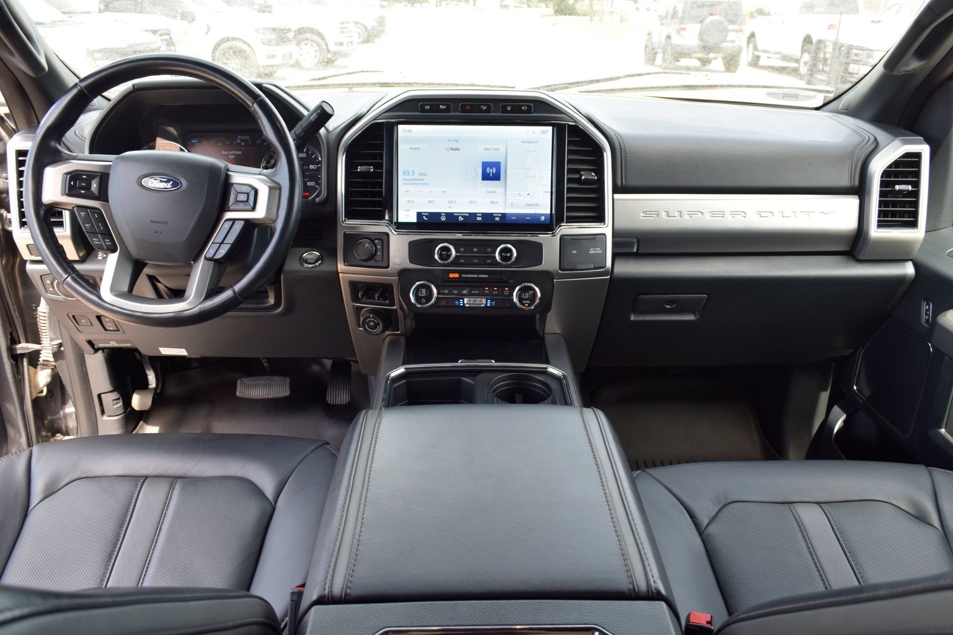 Used 2022 Ford F450 Platinum w/ FX4 Off-Road Package AWD/4WD image 3