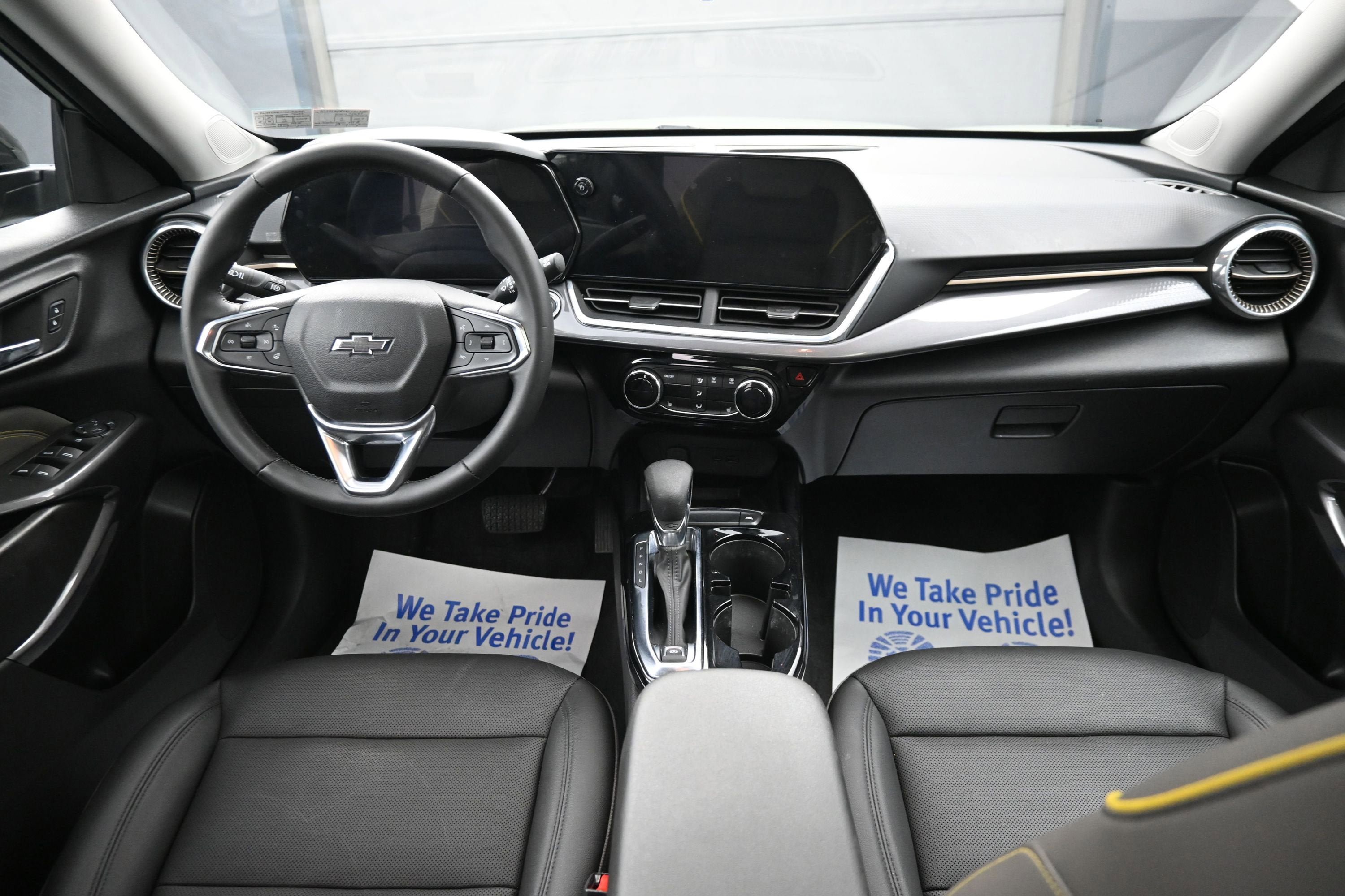 Used 2024 Chevrolet Trax ACTIV w/ Sunroof Package FWD image 18