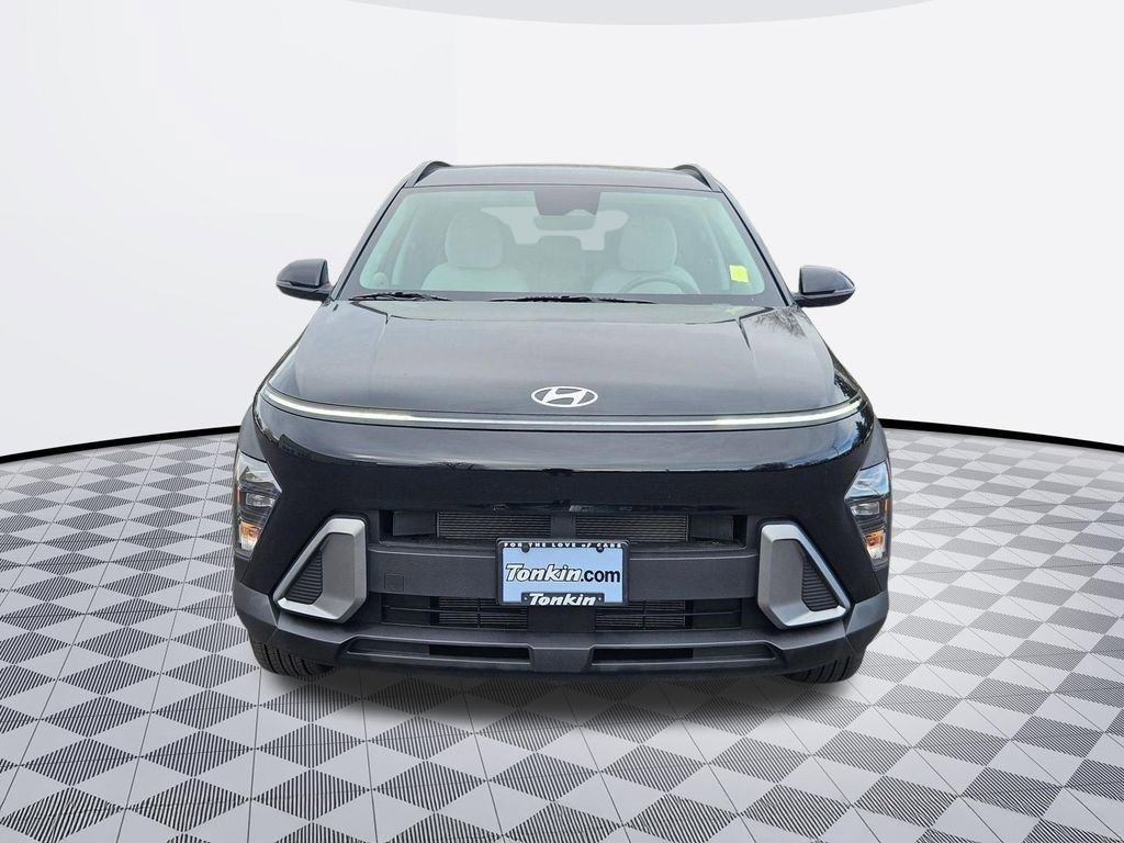 Certified 2025 Hyundai Kona SEL image 9
