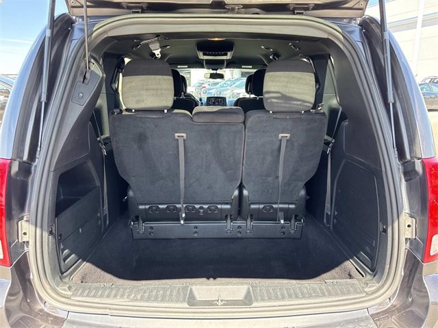Used 2015 Dodge Grand Caravan SXT w/ Blacktop Package image 6