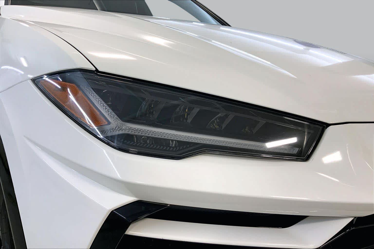Used 2020 Lamborghini Urus AWD/4WD image 27