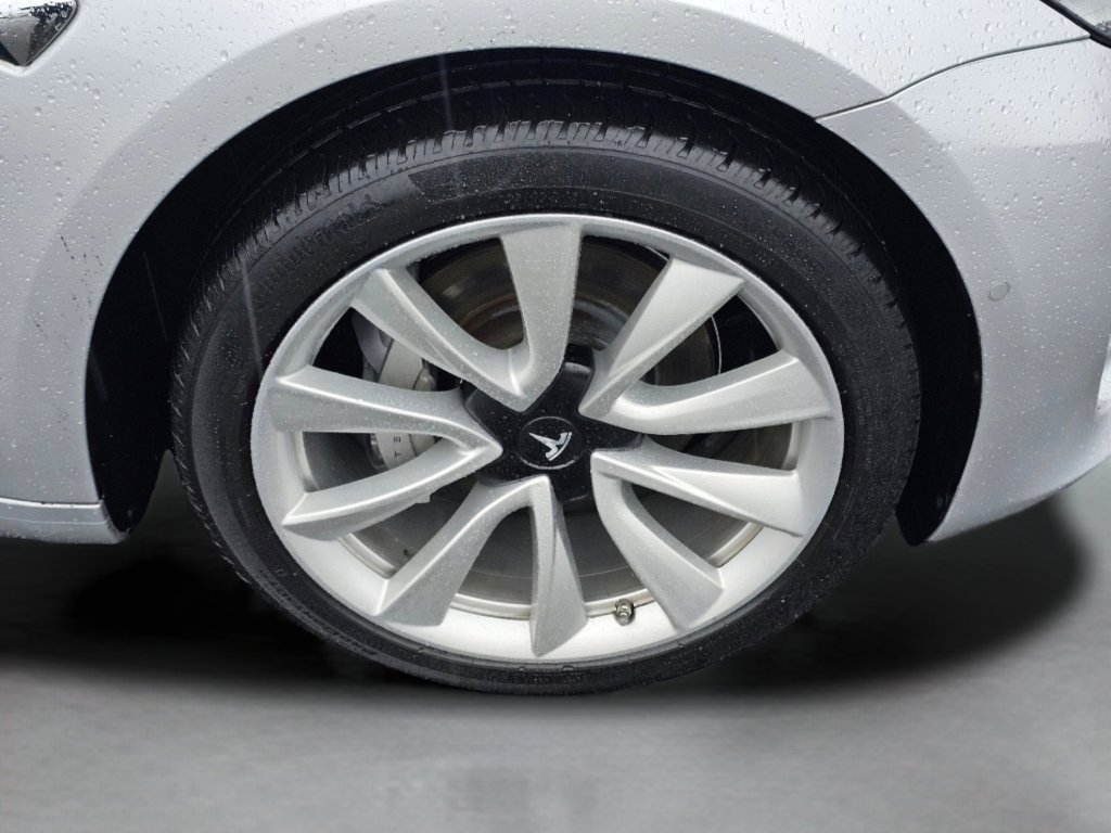 Used 2018 Tesla Model 3 Long Range RWD image 26
