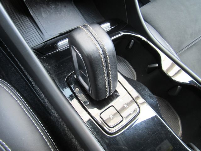 Used 2022 Volvo XC40 P8 Recharge Plus image 46