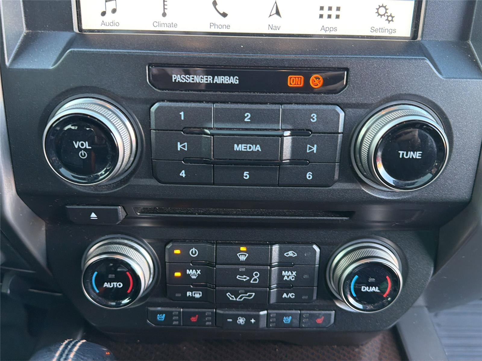 Used 2017 Ford F150 Raptor w/ Equipment Group 802A Luxury image 27