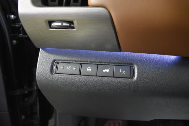 Used 2025 Nissan Pathfinder Platinum AWD/4WD image 14