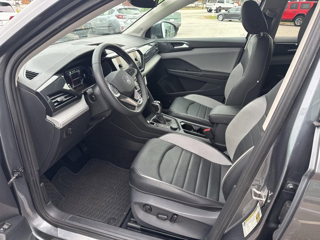 Used 2022 Volkswagen Taos SEL w/ Panoramic Sunroof Package image 16