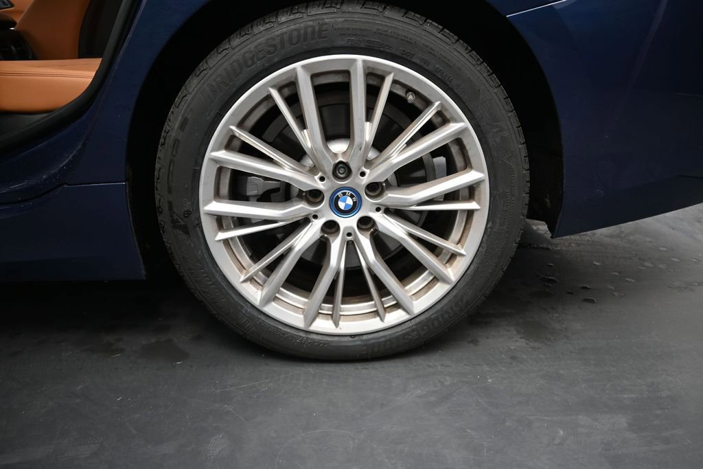 Used 2023 BMW 330e xDrive w/ Premium Package AWD/4WD image 14