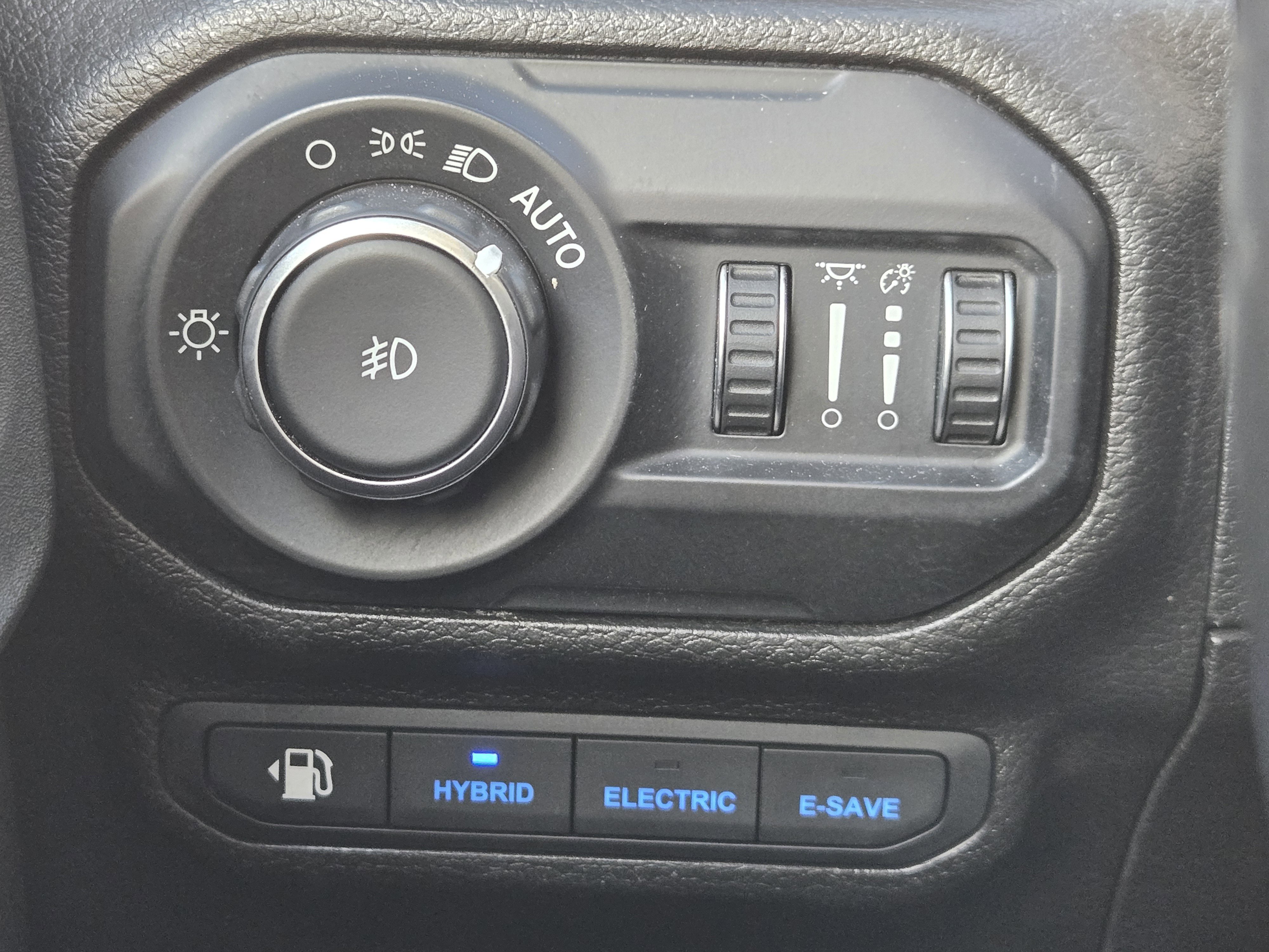 Used 2021 Jeep Wrangler Unlimited Sahara w/ Cold Weather Group image 25