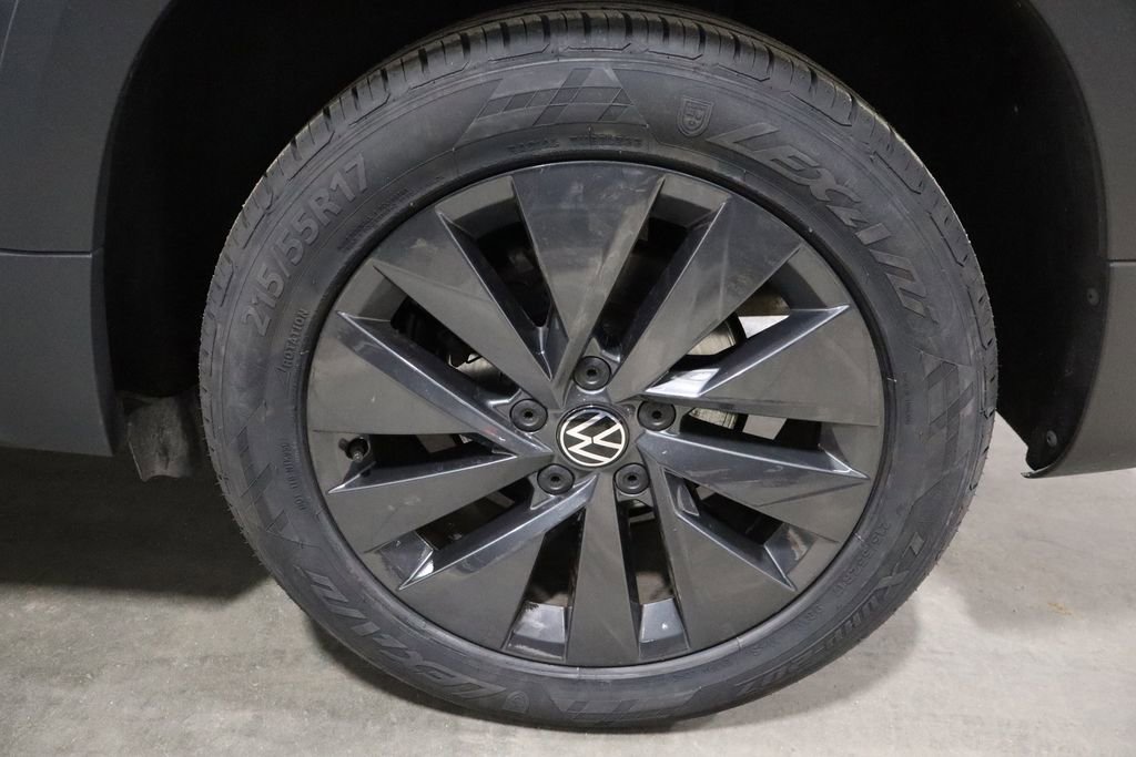 Used 2022 Volkswagen Taos S image 37