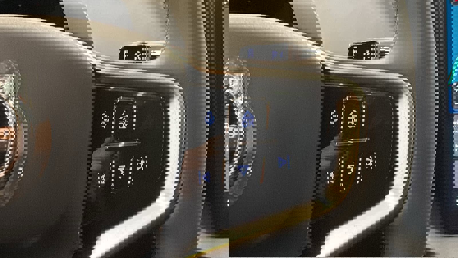 New 2026 Volvo EX30 Cross Country Ultra image 14