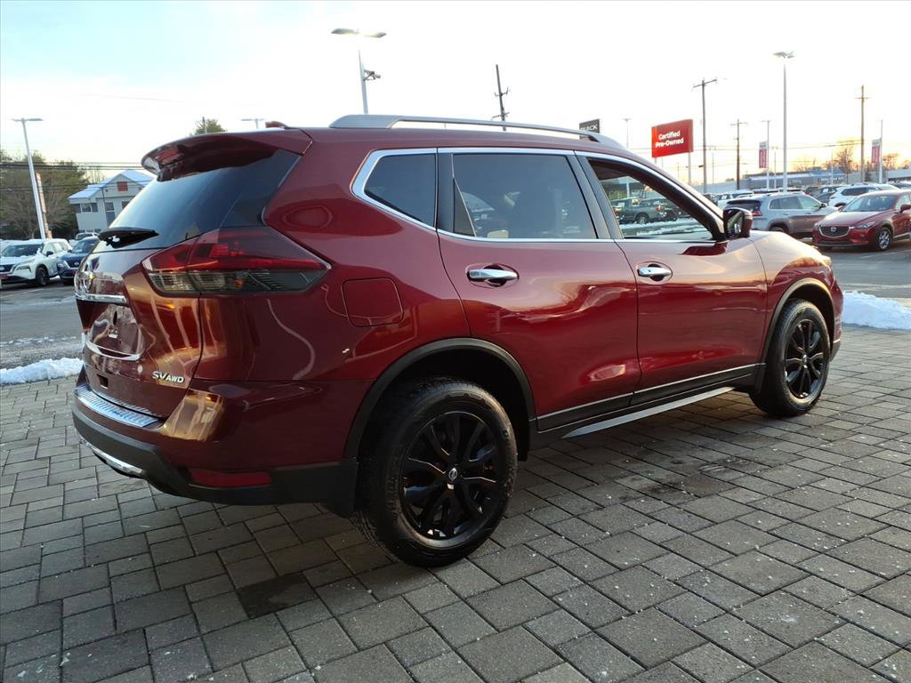 Used 2018 Nissan Rogue SV w/ Premium Package image 8