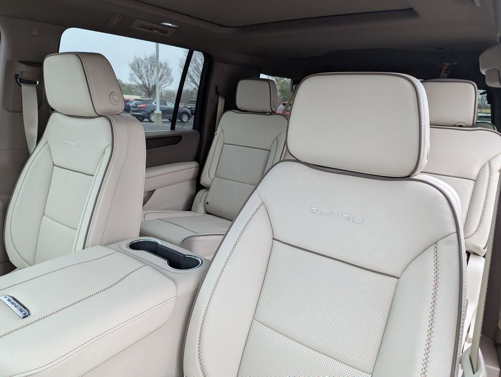 New 2026 GMC Yukon XL Denali w/ Sun & Power Step Package AWD/4WD image 12