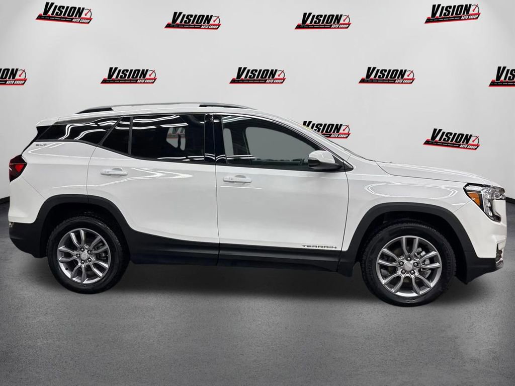 Used 2022 GMC Terrain SLT image 4