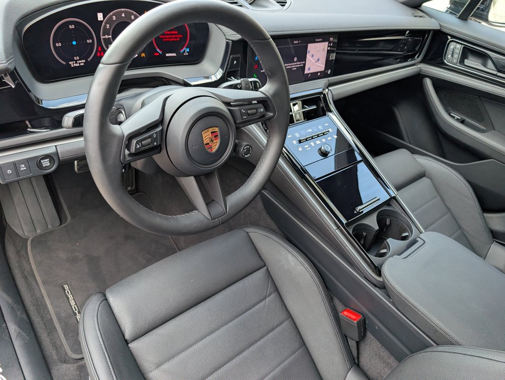 Certified 2026 Porsche Panamera 4 AWD/4WD image 4