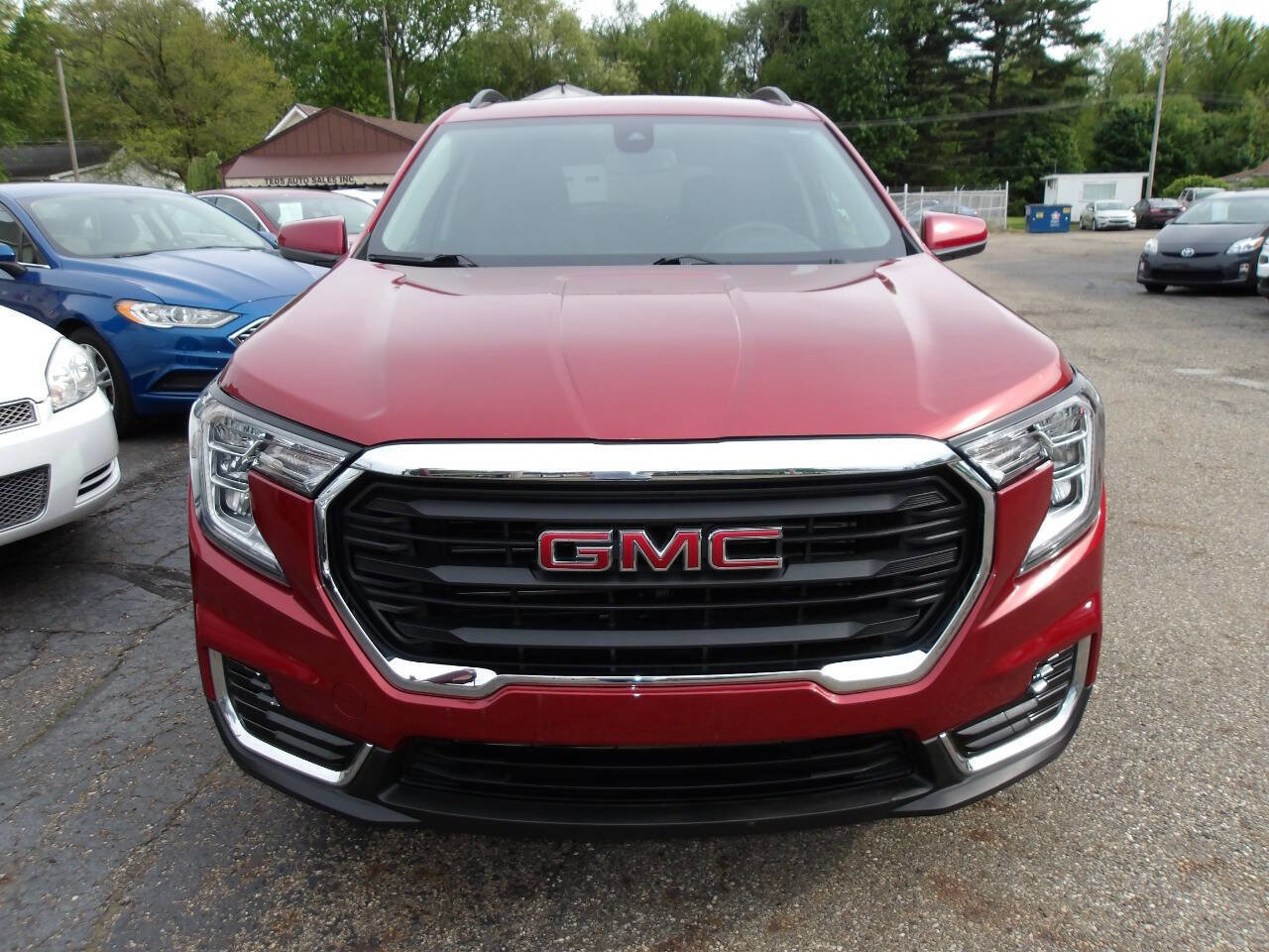 Used 2023 GMC Terrain SLE w/ Driver Convenience Package AWD/4WD image 9