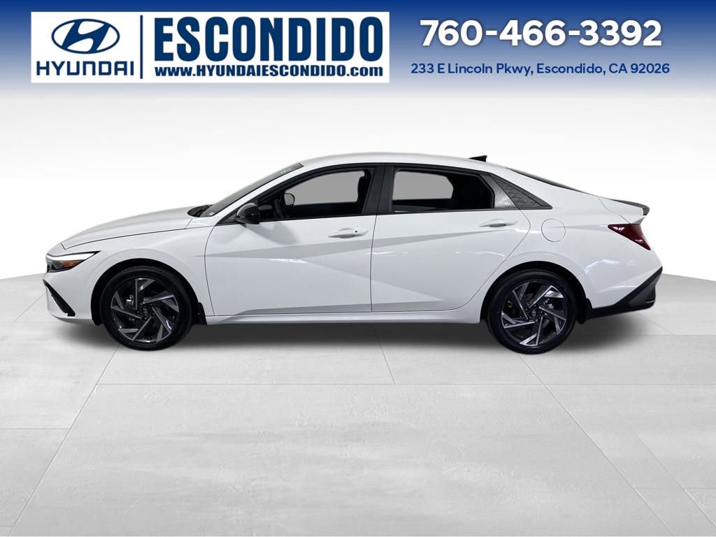 New 2025 Hyundai Elantra SEL image 2