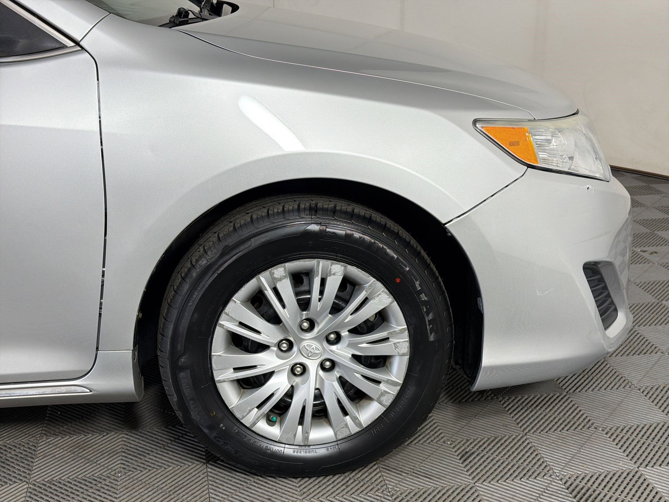 Used 2012 Toyota Camry LE image 12