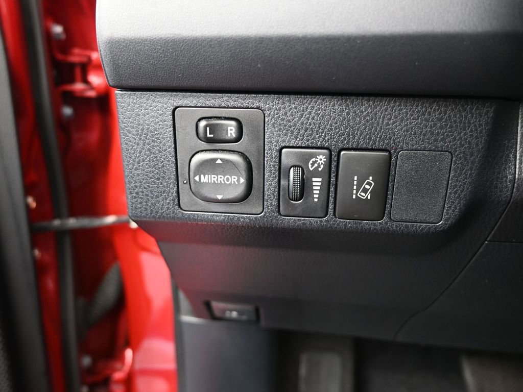 Used 2017 Toyota RAV4 LE image 30