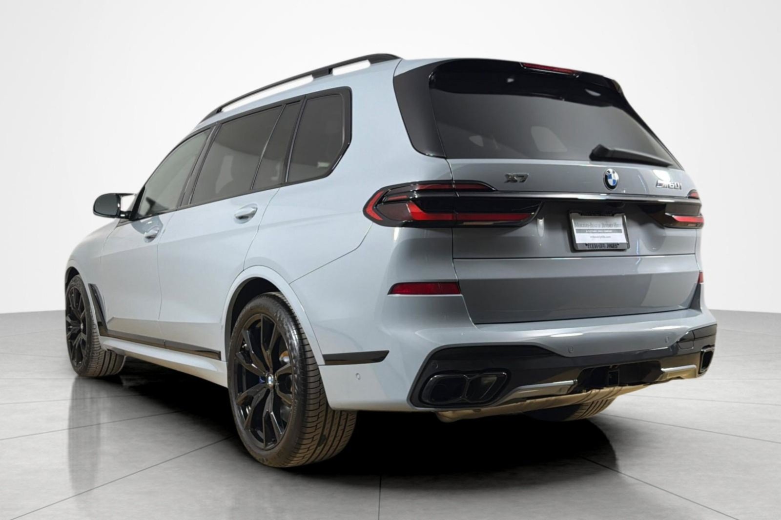 Used 2024 BMW X7 M60i w/ Executive Package AWD/4WD image 3