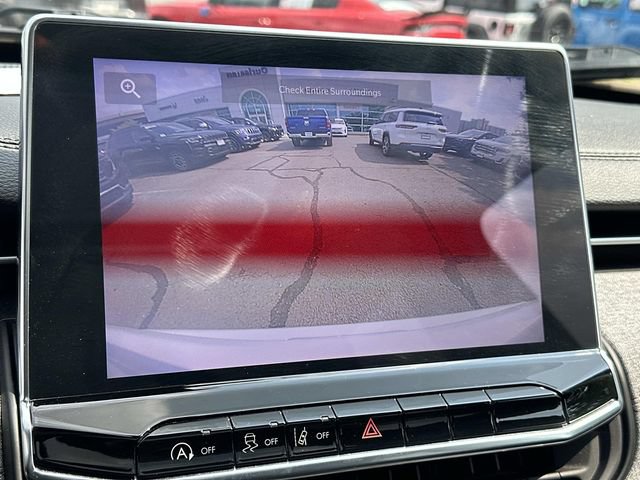 Used 2024 Jeep Compass Latitude w/ Sun and Sound Group AWD/4WD image 21