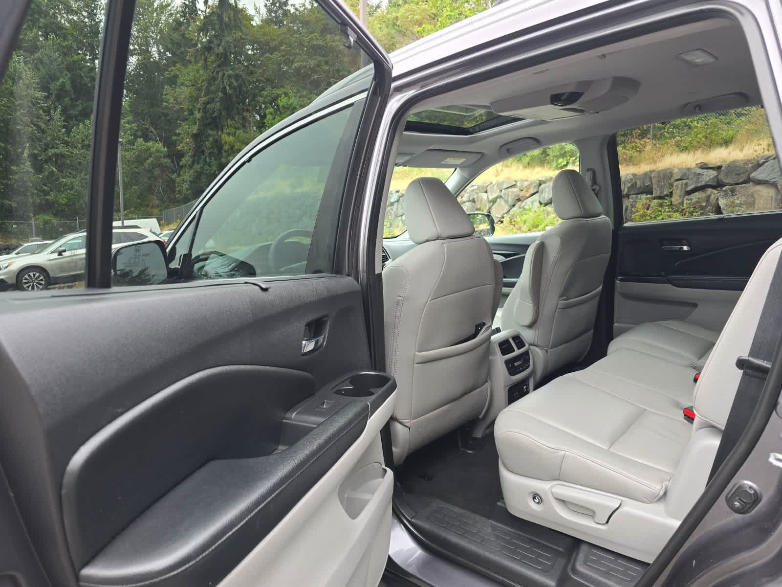 Used 2019 Honda Pilot Touring image 25