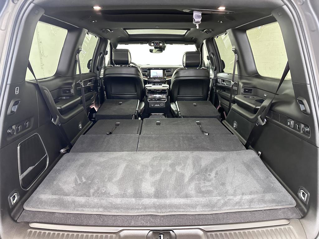 Certified 2024 Jeep Wagoneer Series II w/ Convenience Group I image 23