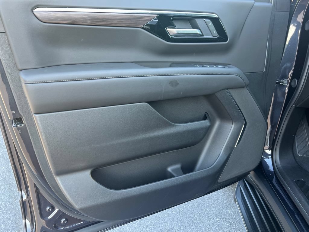 Used 2025 Chevrolet Tahoe LS AWD/4WD image 20