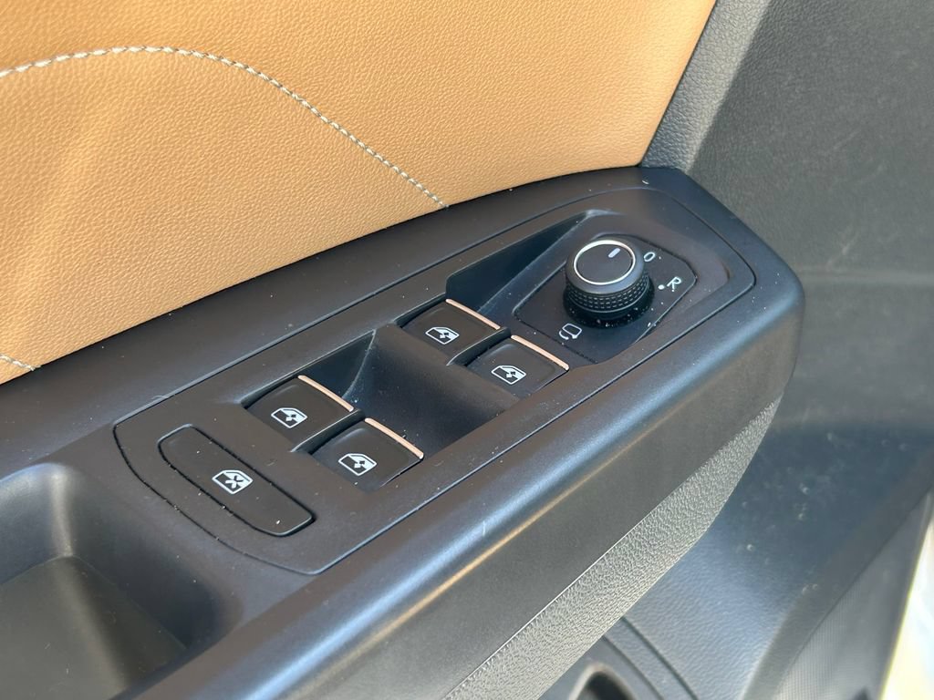 Used 2022 Volkswagen Atlas Cross Sport SEL Premium R-Line AWD/4WD image 25