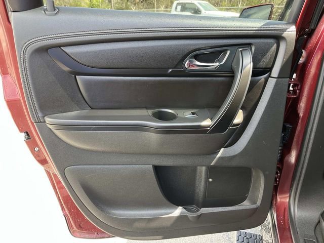 Used 2017 Chevrolet Traverse LT w/ Style and Technology Package image 19