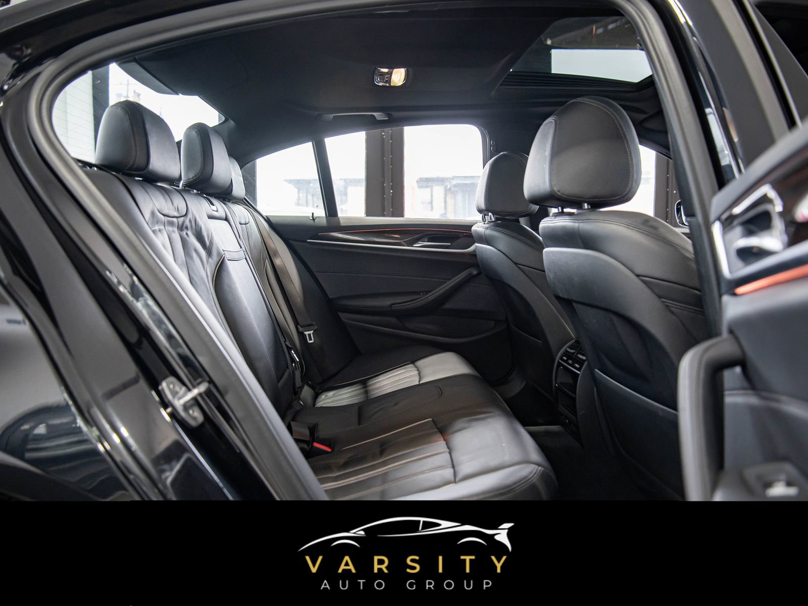 Used 2019 BMW 540i xDrive w/ Premium Package image 25