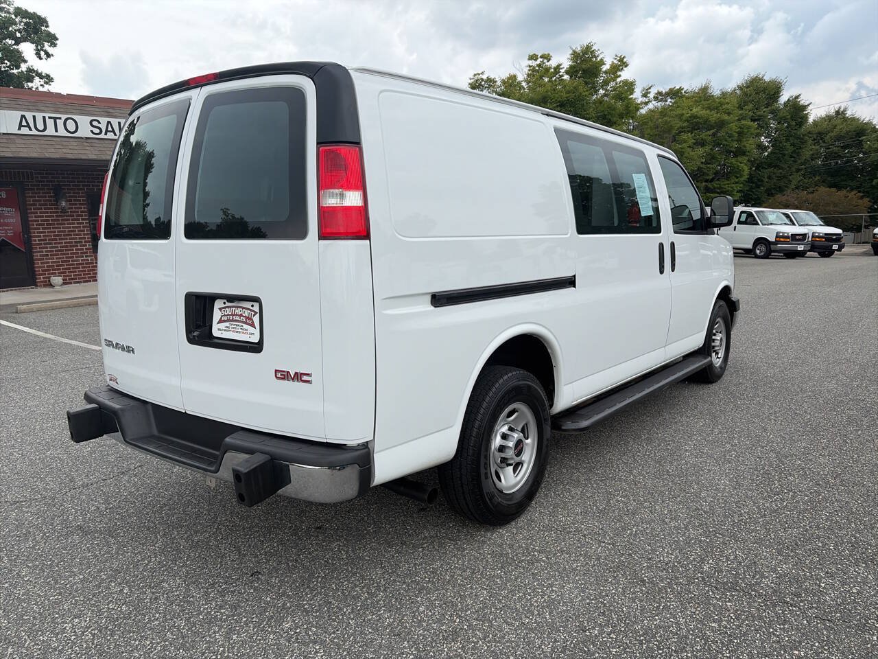 Used 2019 GMC Savana 2500 w/ Driver Convenience Package RWD image 3