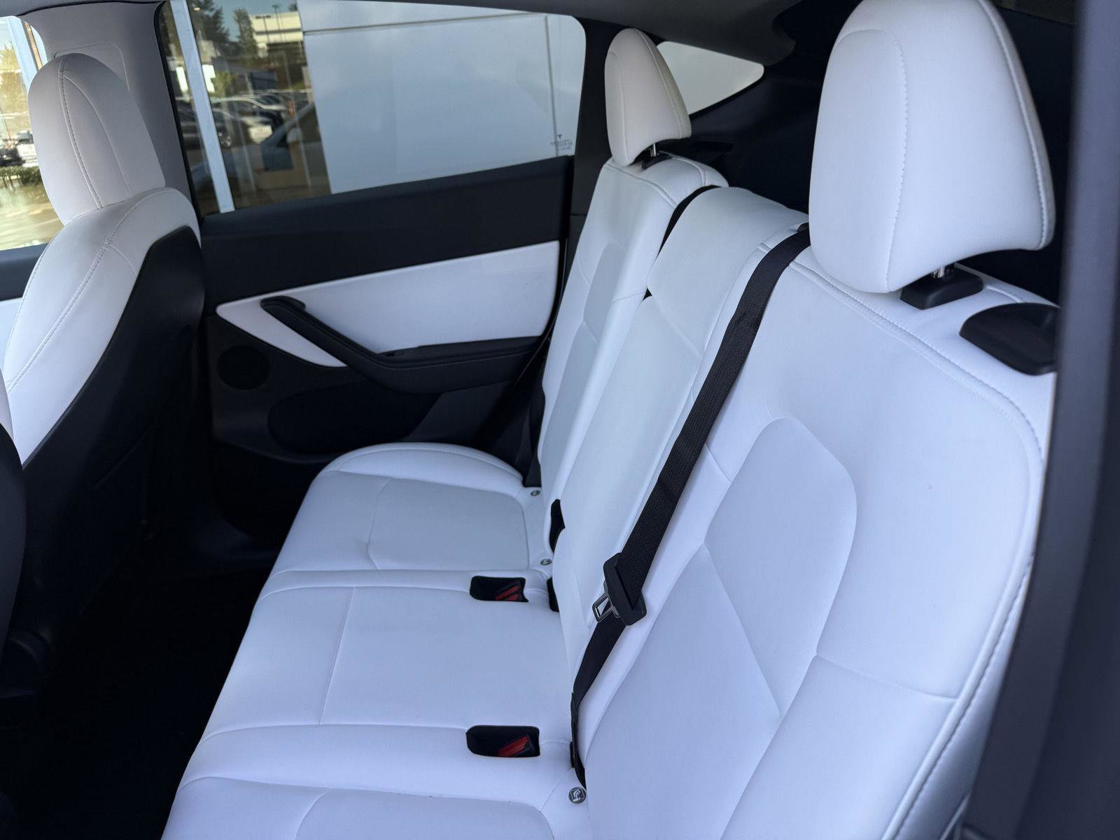 Used 2022 Tesla Model Y Long Range AWD/4WD image 16