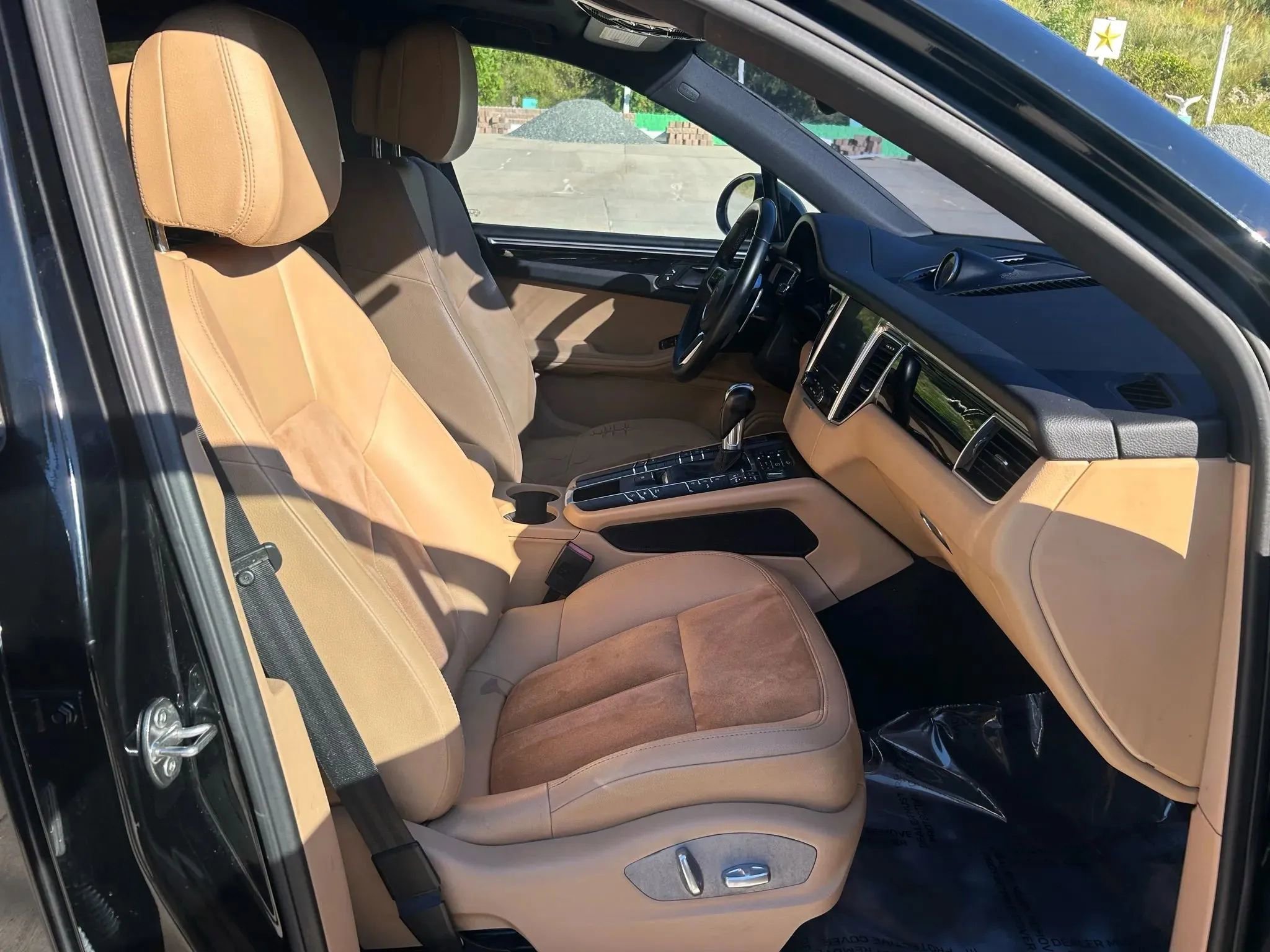 Used 2018 Porsche Macan AWD/4WD image 15