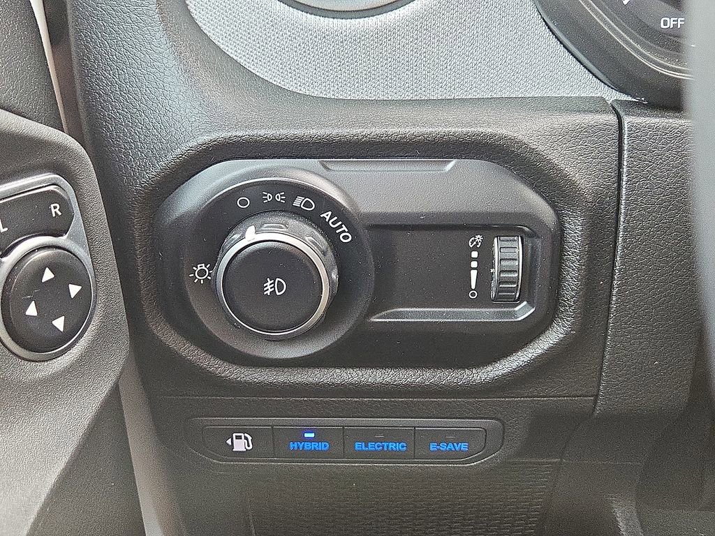 Used 2024 Jeep Wrangler Unlimited image 24