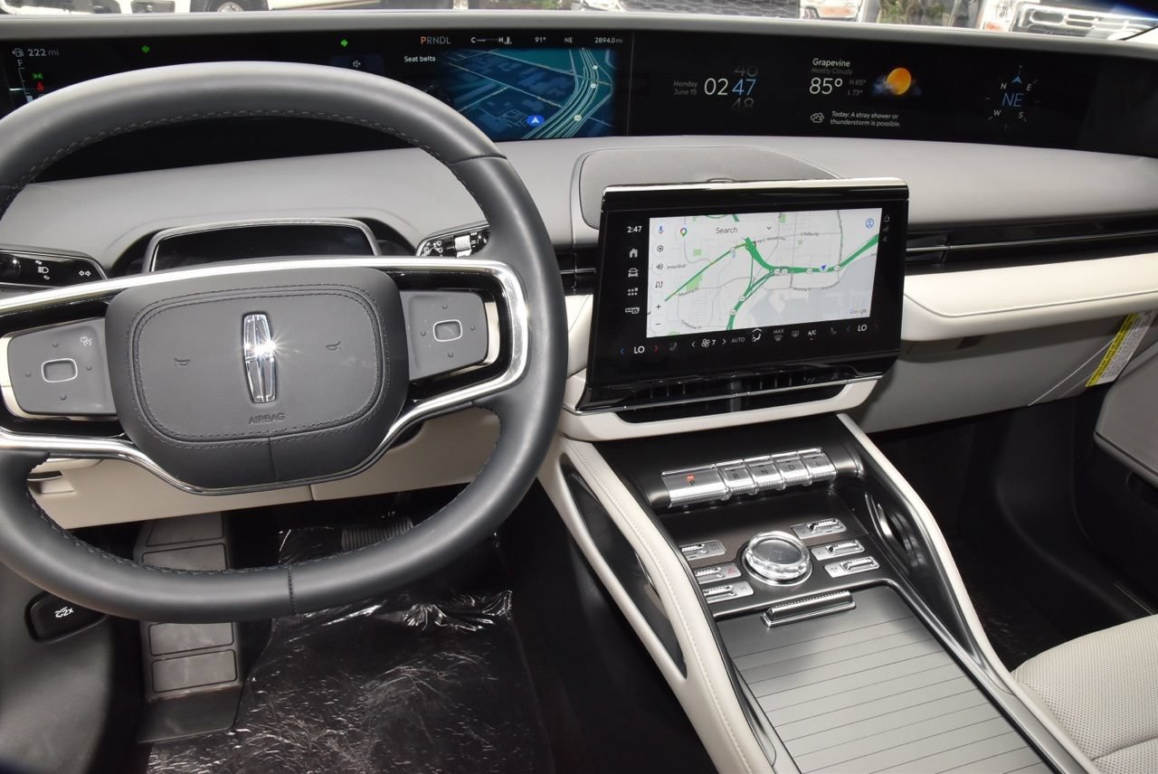 New 2026 Lincoln Nautilus Premier AWD/4WD image 25