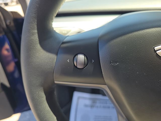 Used 2022 Tesla Model Y Long Range image 25