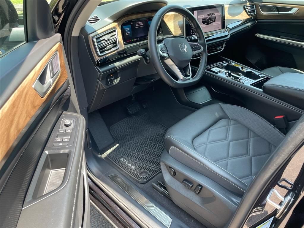 Used 2024 Volkswagen Atlas SE FWD image 6