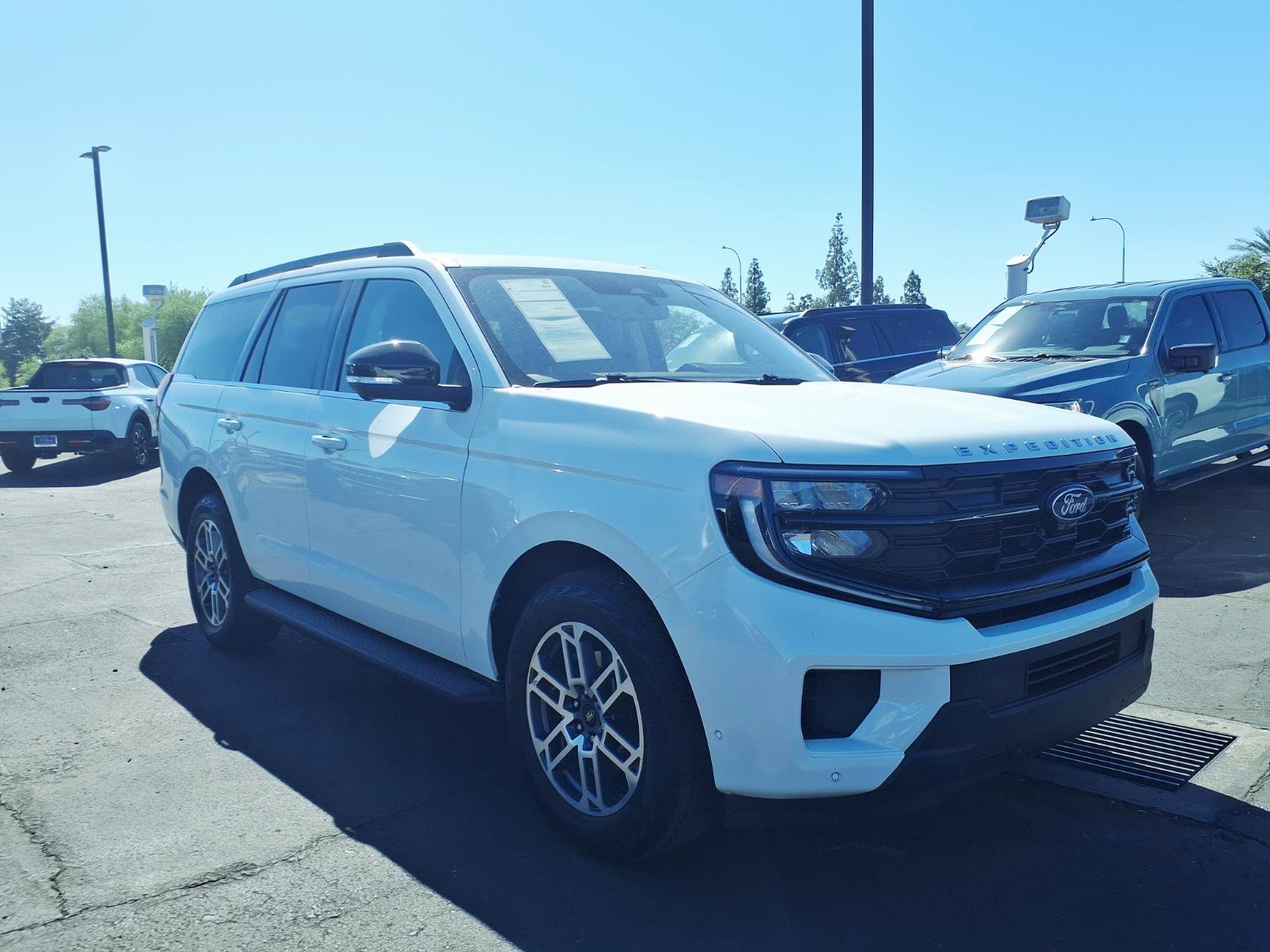 Certified 2025 Ford Expedition Active image 8