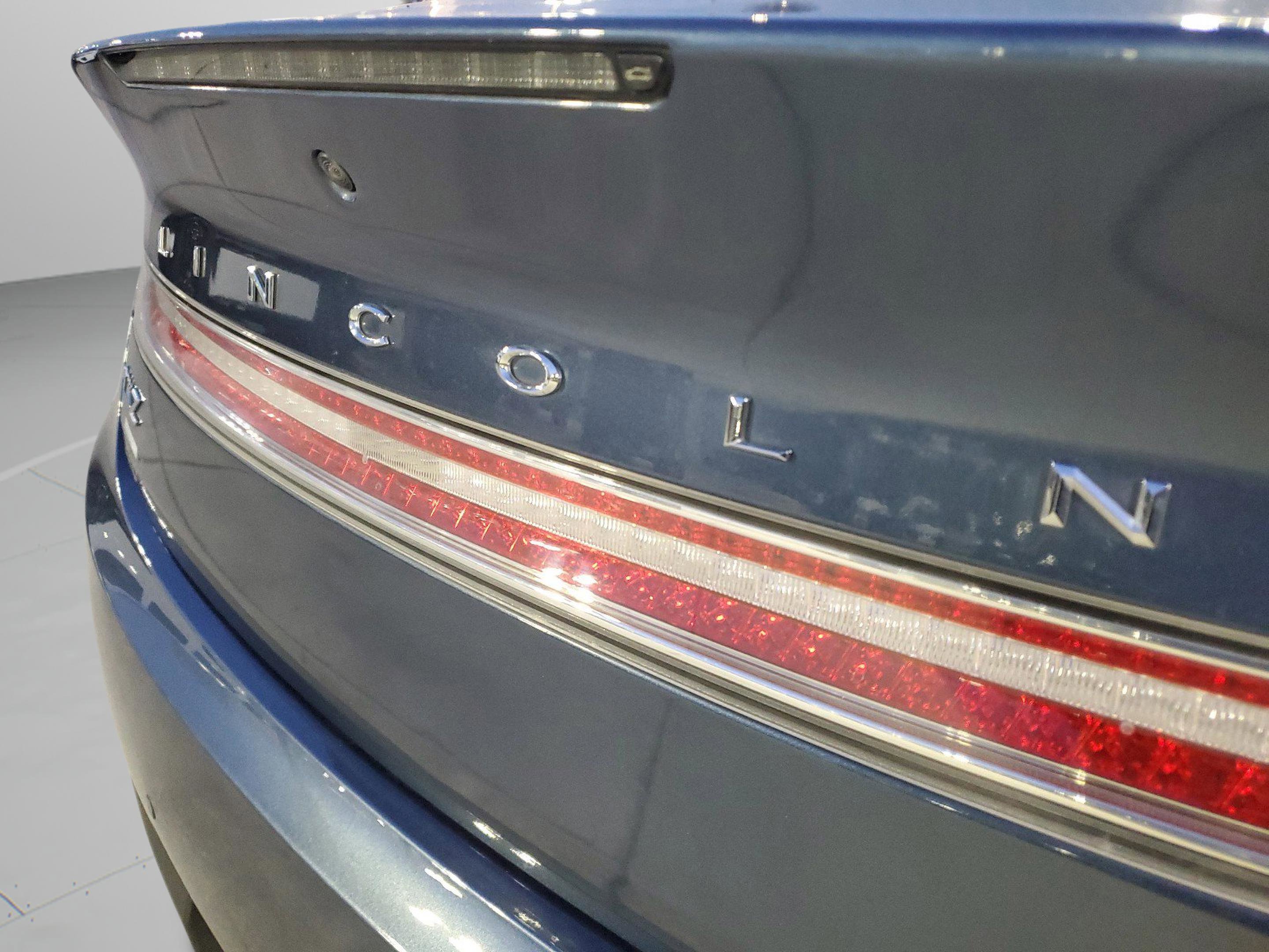 Used 2019 Lincoln MKZ Reserve w/ Reserve Plus Package FWD image 30