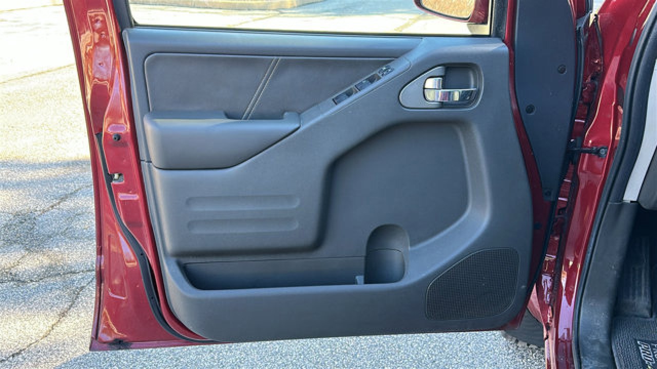 Certified 2020 Nissan Frontier PRO-4X w/ Pro-4x Utility Package image 16