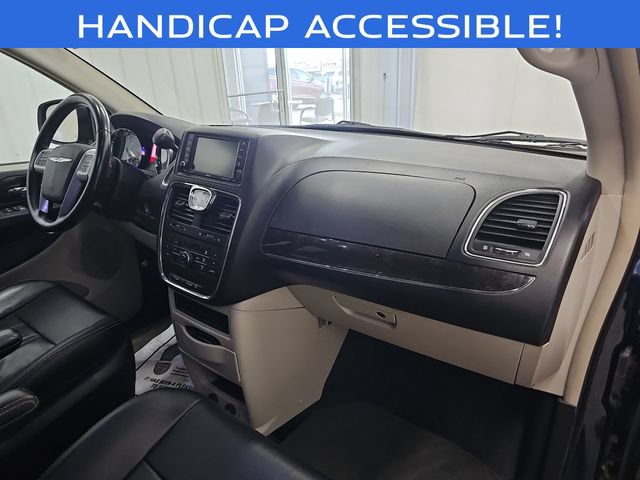 Used 2013 Chrysler Town & Country Touring FWD image 27