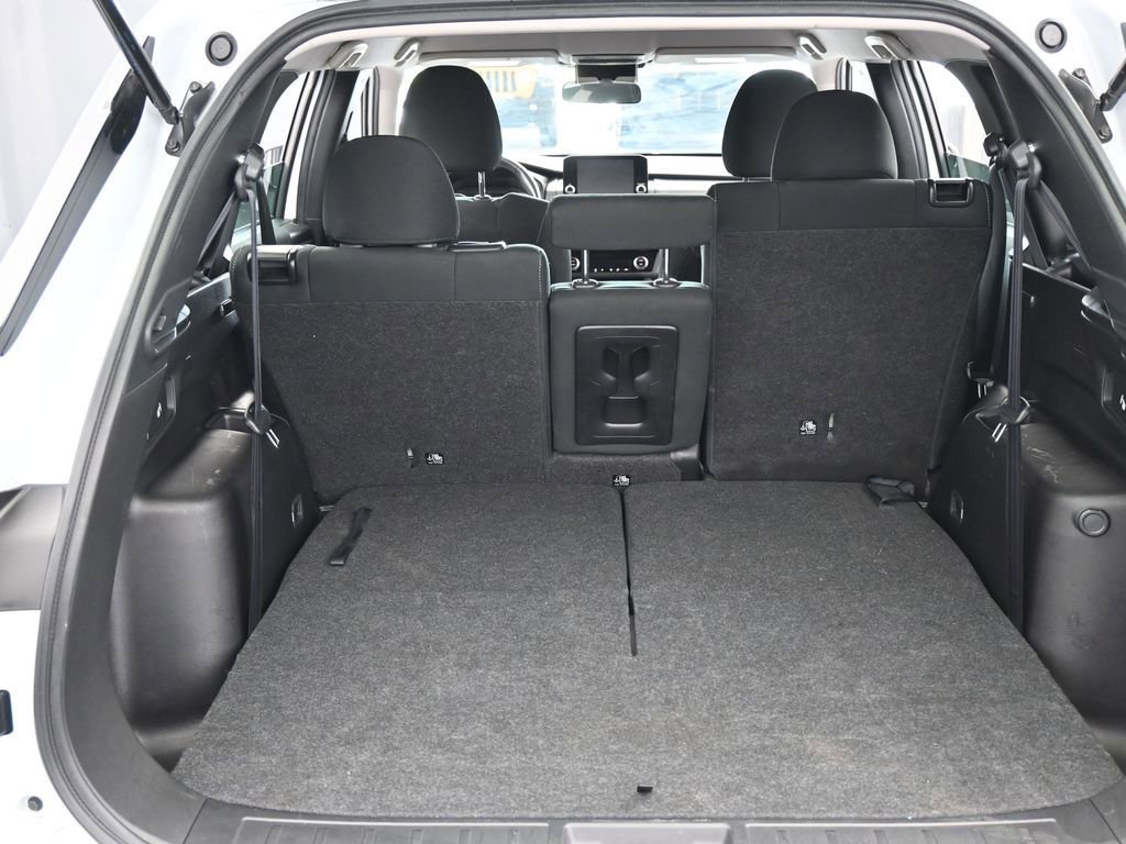 Used 2023 Mitsubishi Outlander ES image 40