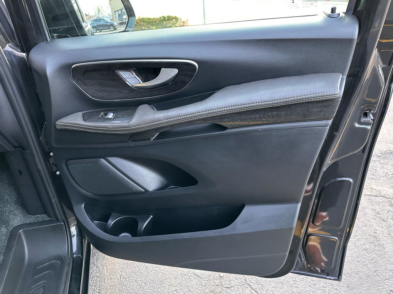 Used 2018 Mercedes-Benz Metris Passenger image 41