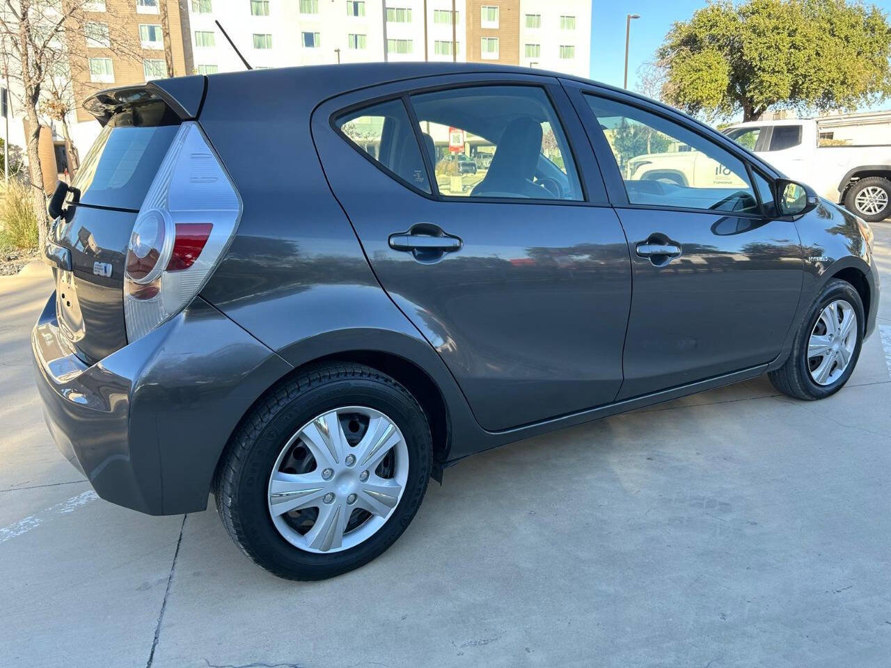 Used 2012 Toyota Prius C One image 7