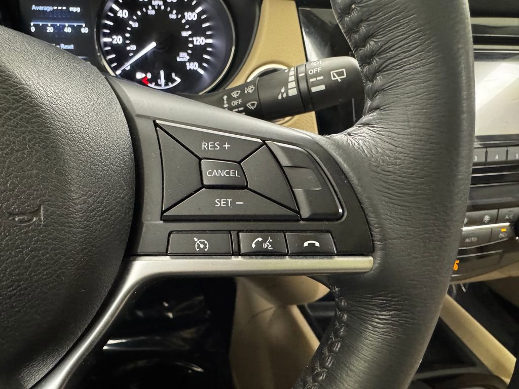 Used 2017 Nissan Rogue SV image 21