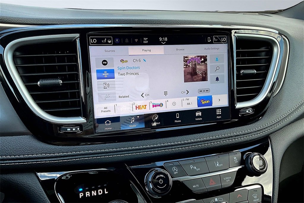 New 2026 Chrysler Pacifica Select image 7