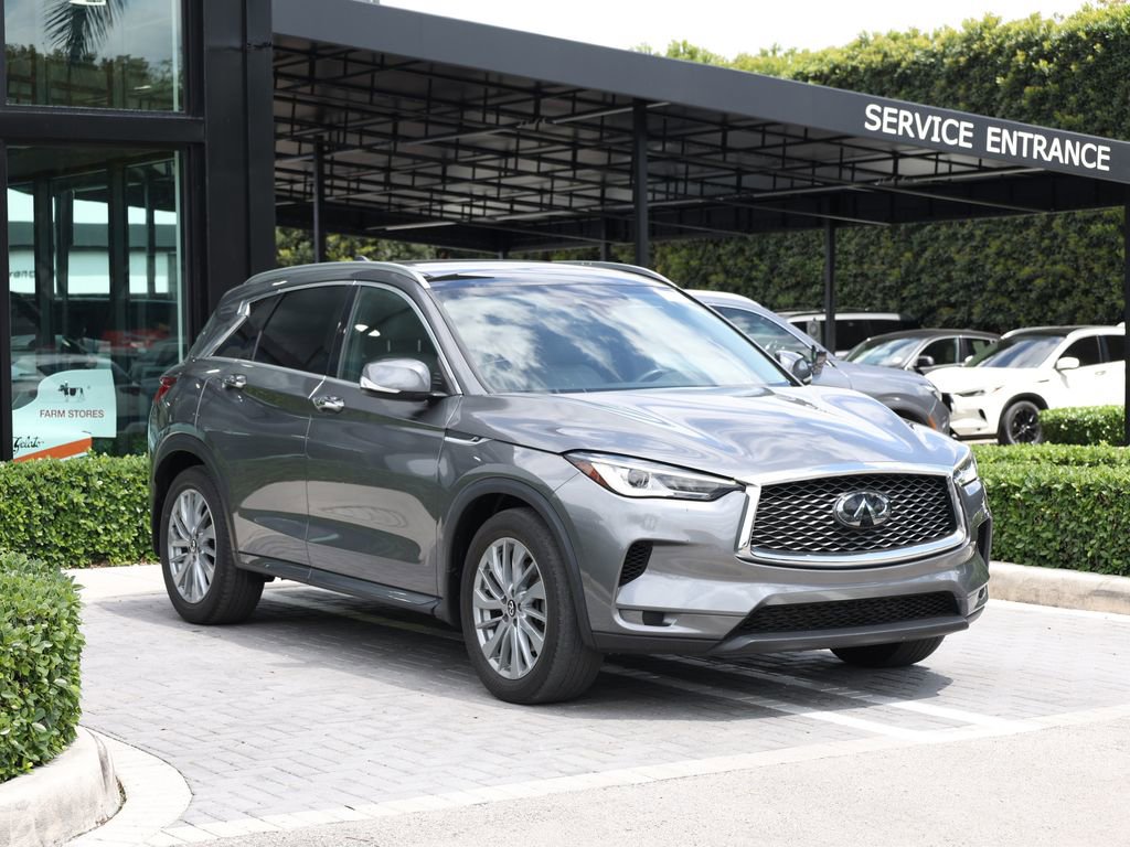 Certified 2023 INFINITI QX50 Luxe image 2