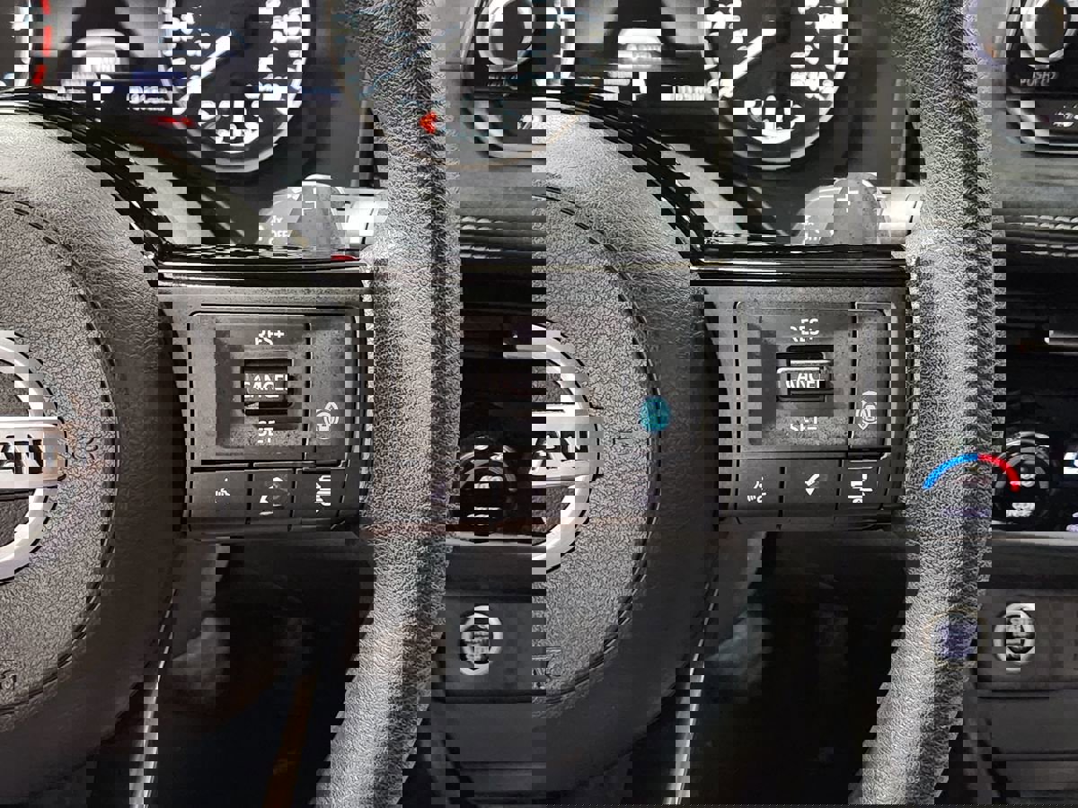 Used 2021 Nissan Rogue SV image 50